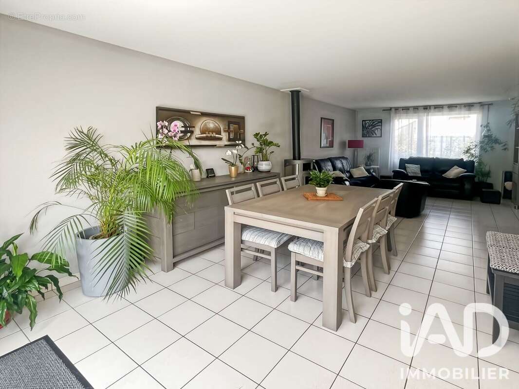 Maison 110 m² à Lisses  - photo 6