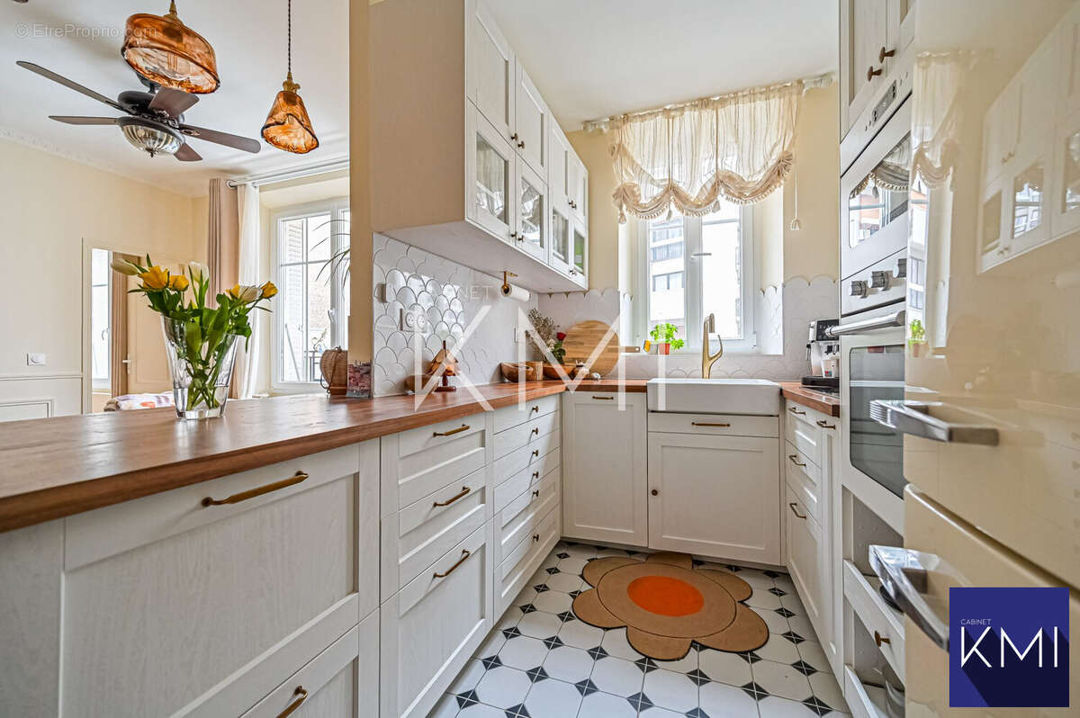 Appartement à PARIS-11E