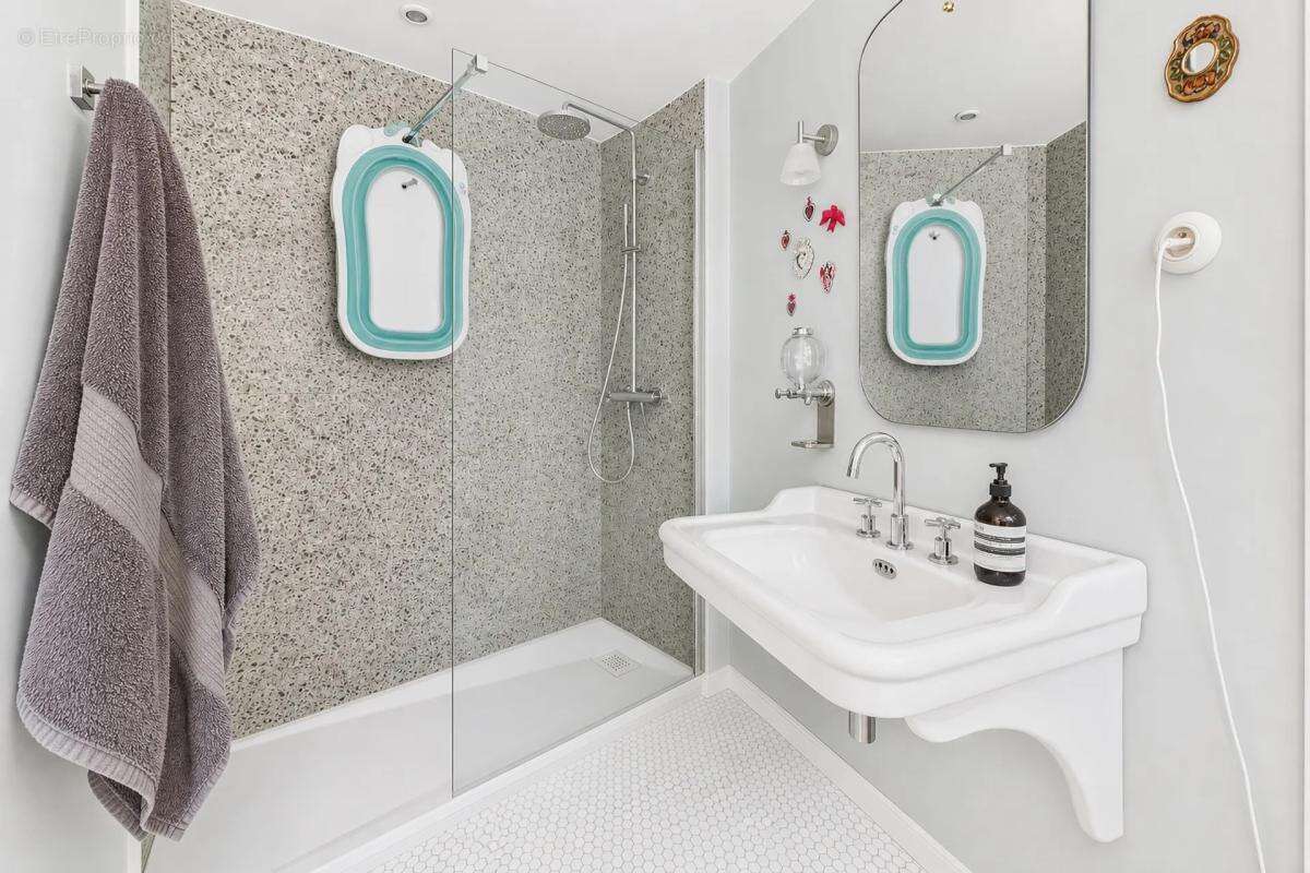 Appartement à PARIS-3E
