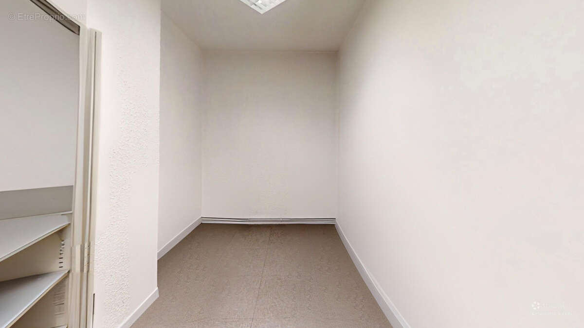 Commerce à COURPIERE