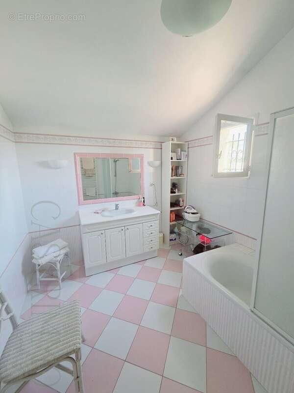 Villa T5 avec piscine et grand jardin - photo 10