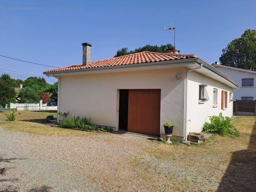 Maison à LEOGNAN