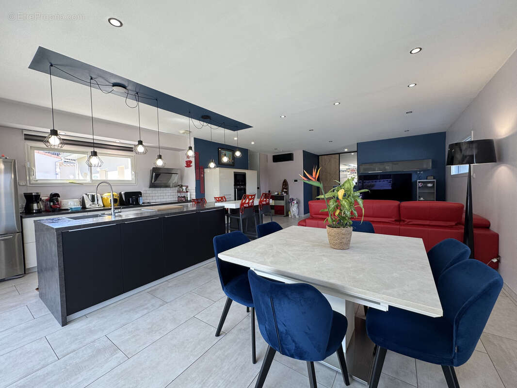 Maison à MONTBOUCHER-SUR-JABRON