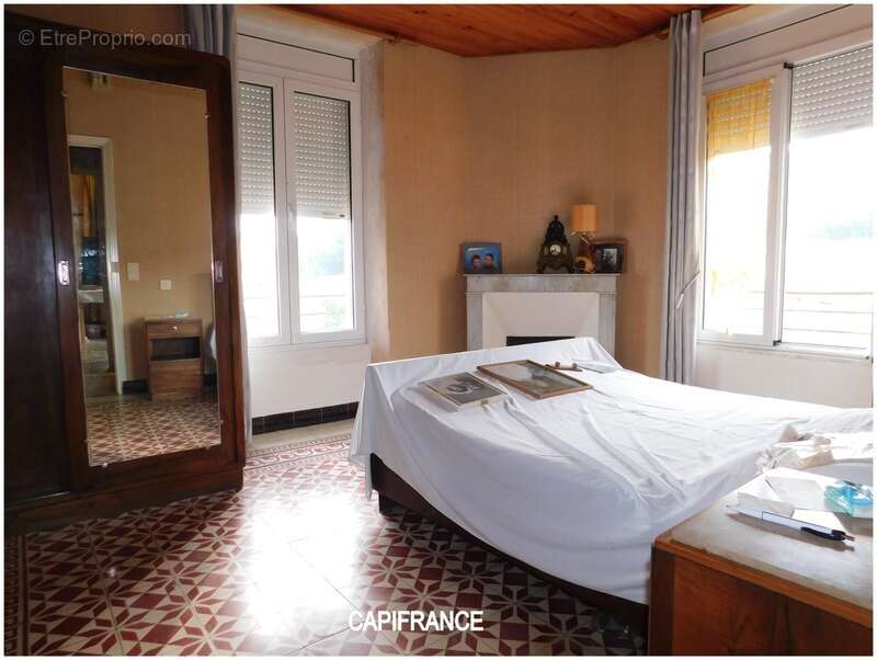 Commerce à LE CHAFFAUT-SAINT-JURSON