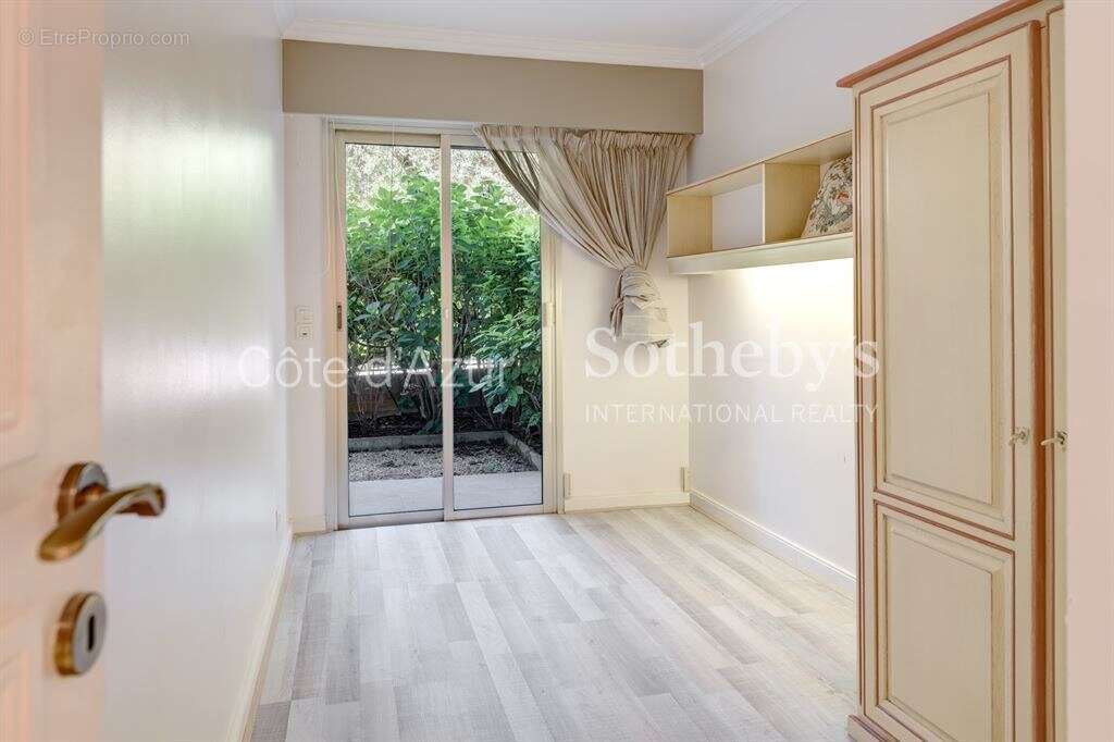 Le Cannet appartement vue mer avec grandes terrasses dans résidence de prestige - photo 13