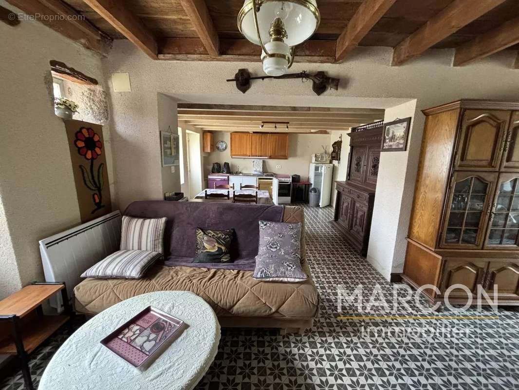 Maison à SAINT-MEDARD-LA-ROCHETTE