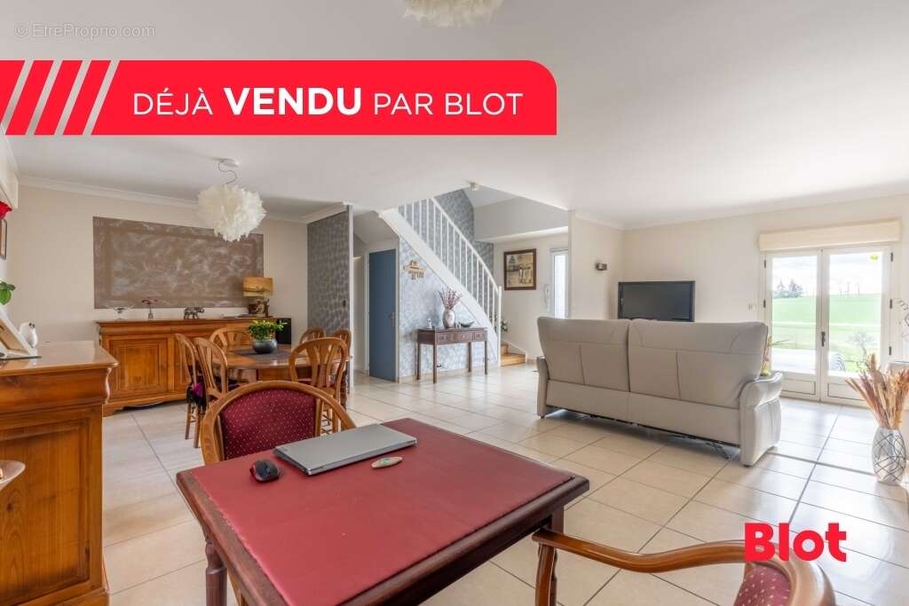 Maison à MONTREUIL-LE-GAST