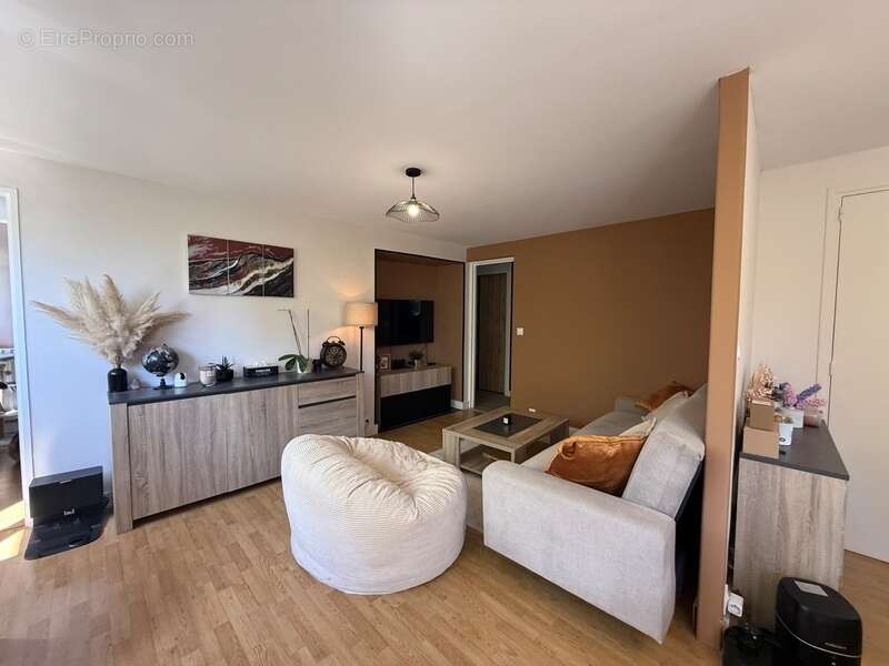 Appartement à MONT-SAINT-AIGNAN