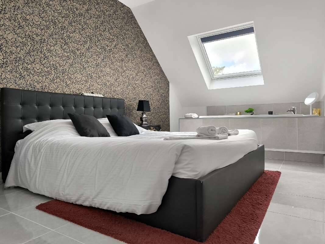 Maison à SAINT-LAURENT-SUR-MER