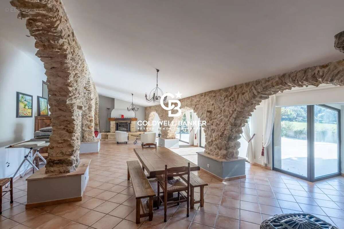 Maison à TOURTOUR