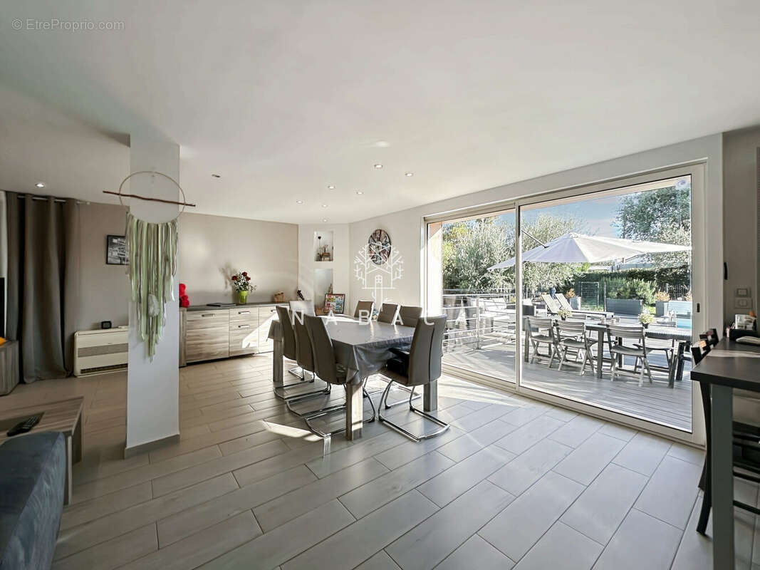 Maison à PEYMEINADE