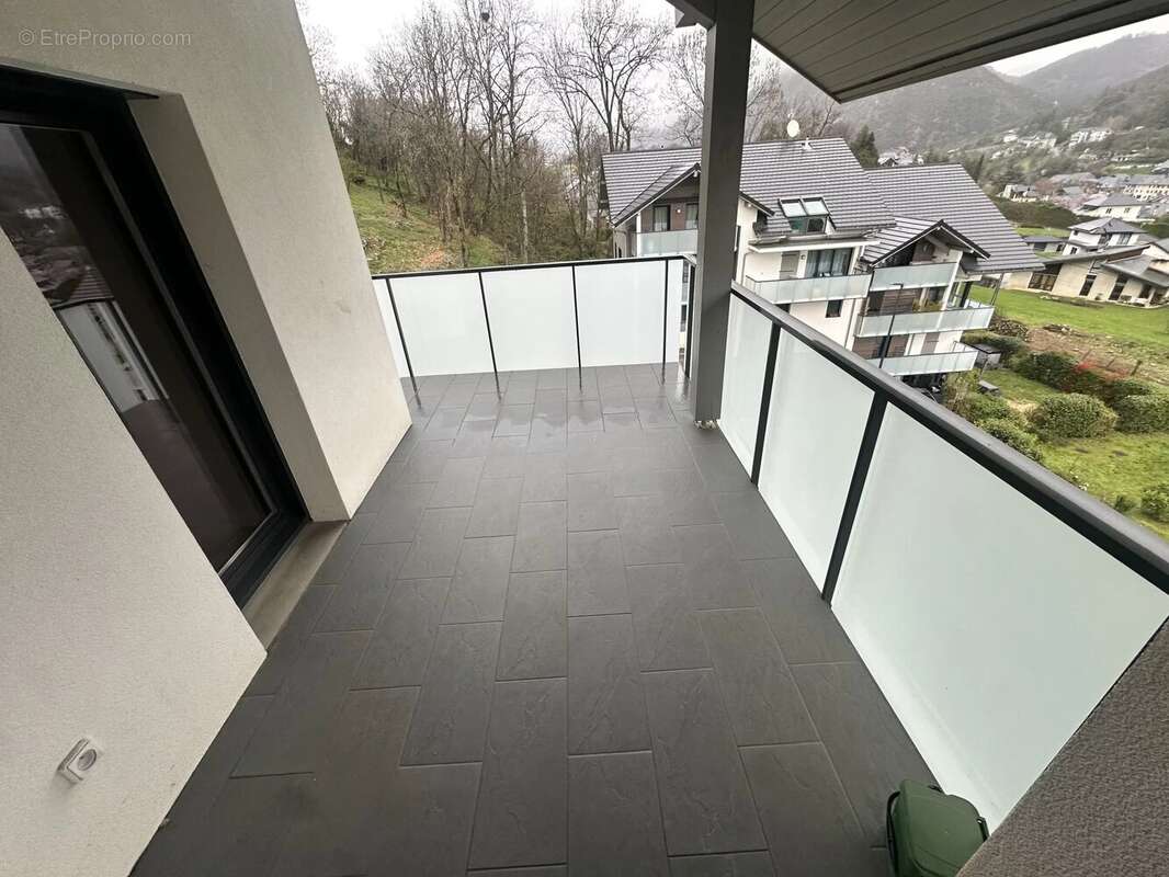 Appartement à SAINT-JEOIRE-PRIEURE