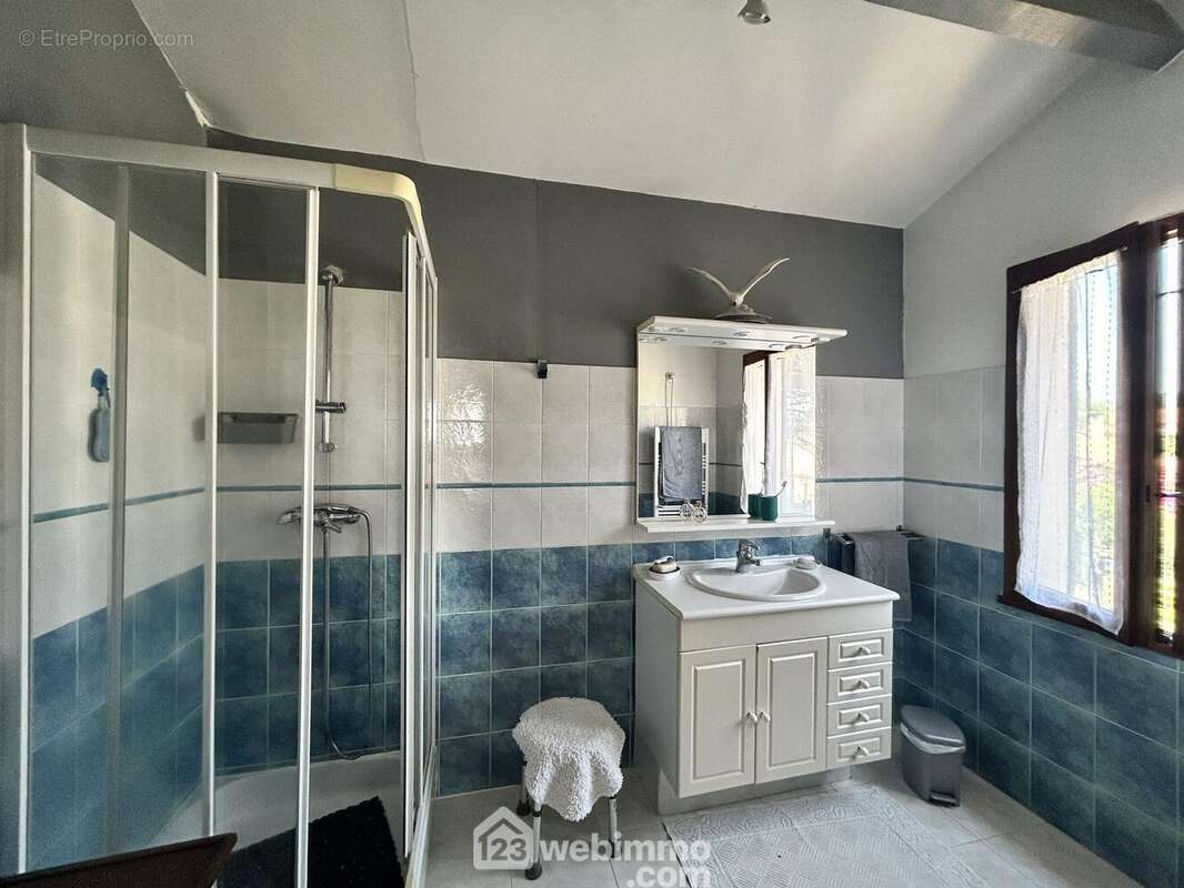 Salle d'eau de la chambre n°4