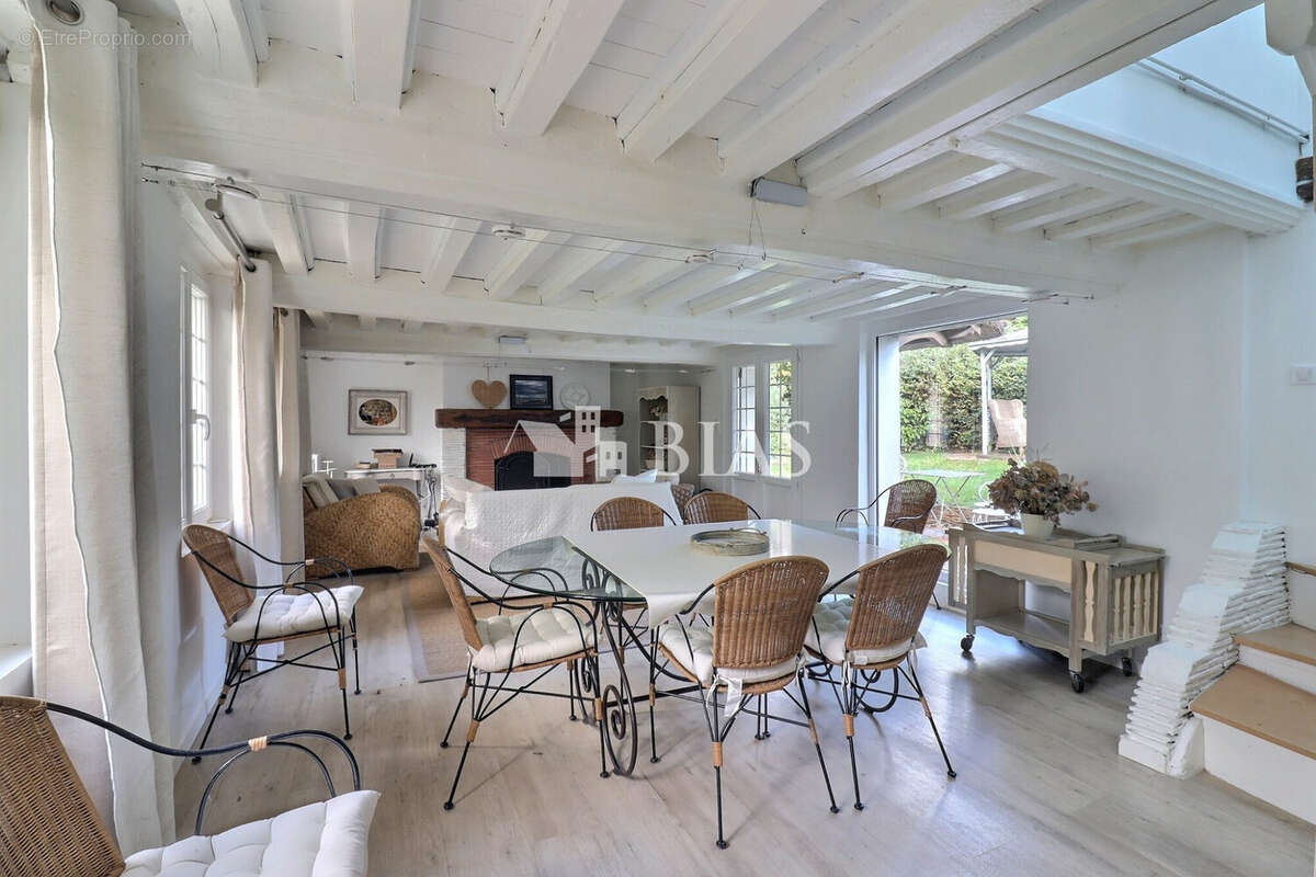 Maison à FIQUEFLEUR-EQUAINVILLE