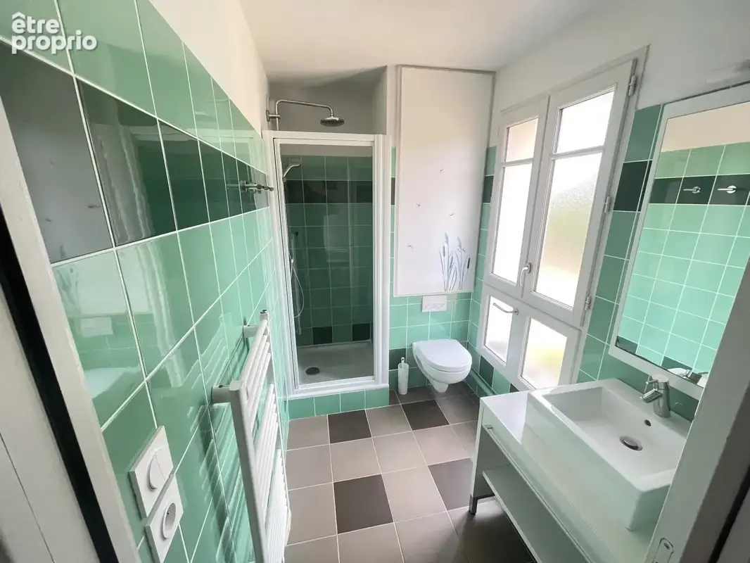 T2 + cabine 34 m² avec balcon – Dans un Château avec piscine - Baden - photo 8