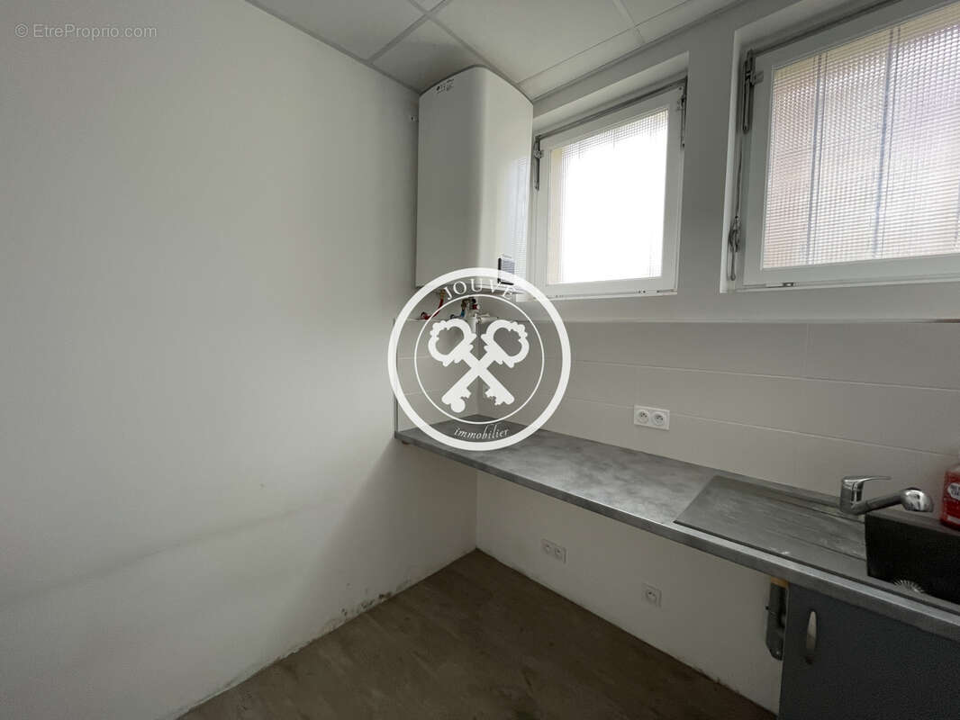 Local commercial/ bureaux sainte savine - photo 9