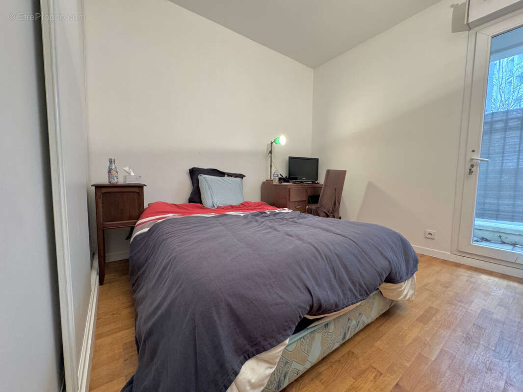 Appartement à COURBEVOIE