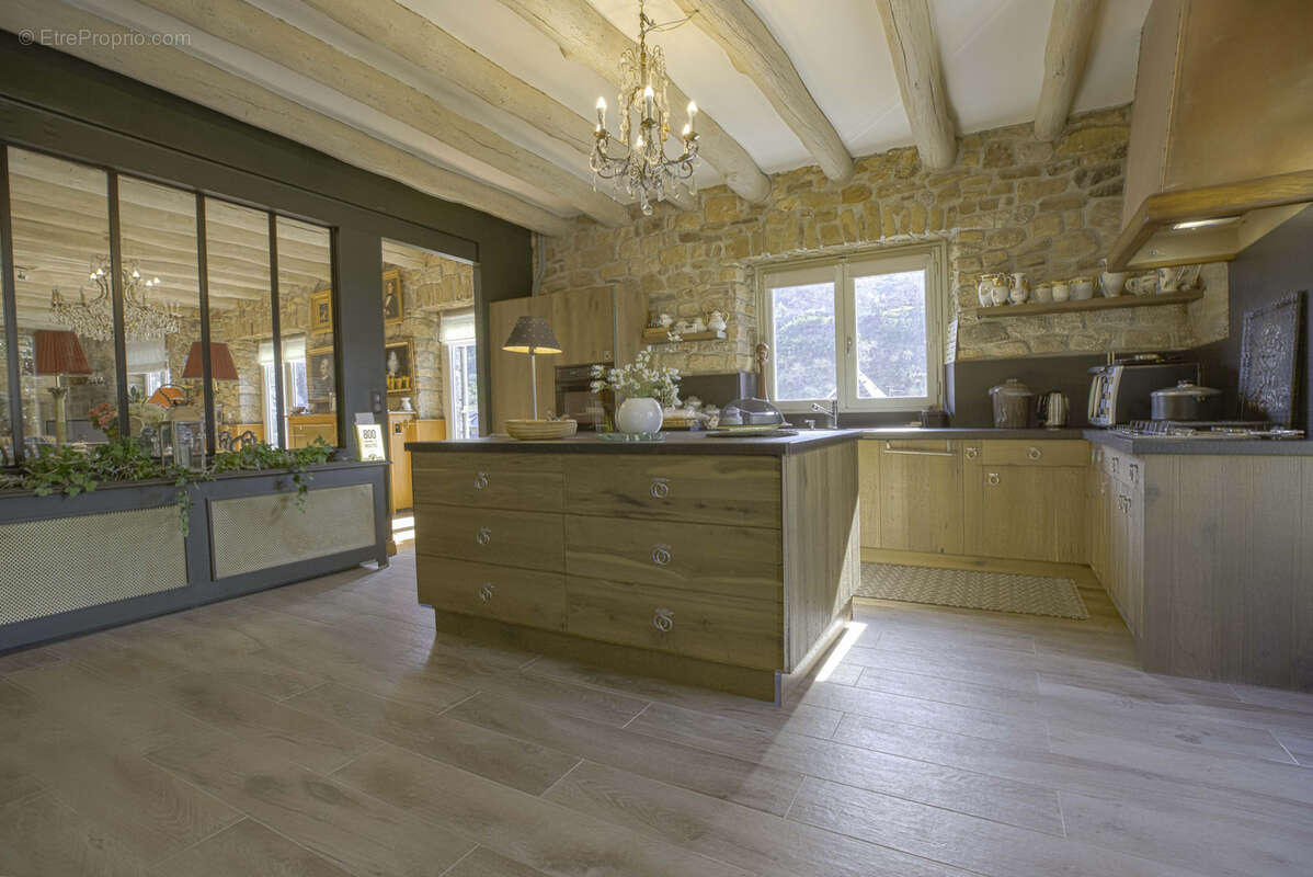 Maison à CHAUDES-AIGUES