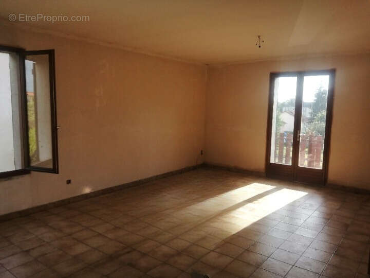 Maison à MAGNAC-LAVAL