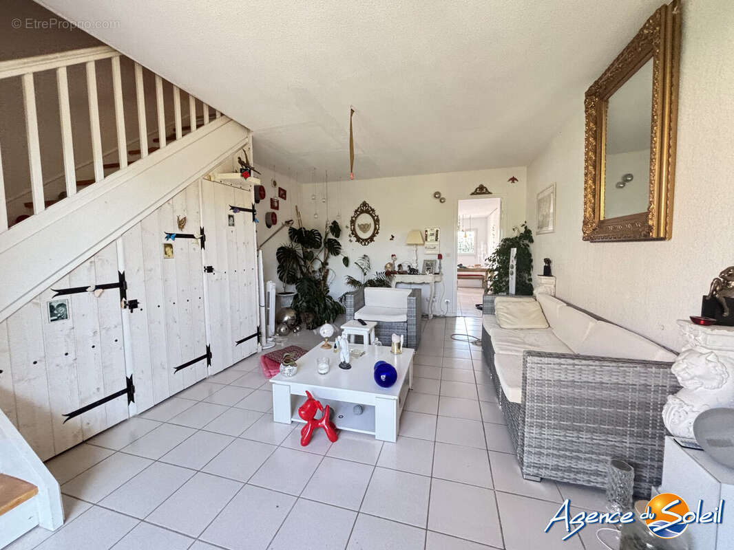 Maison 59 m² à Fleury  - photo 2