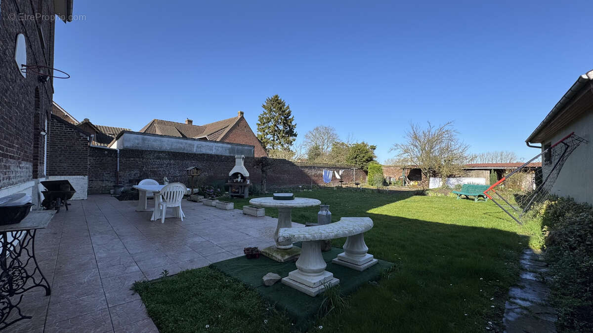 Maison à AIX-NOULETTE