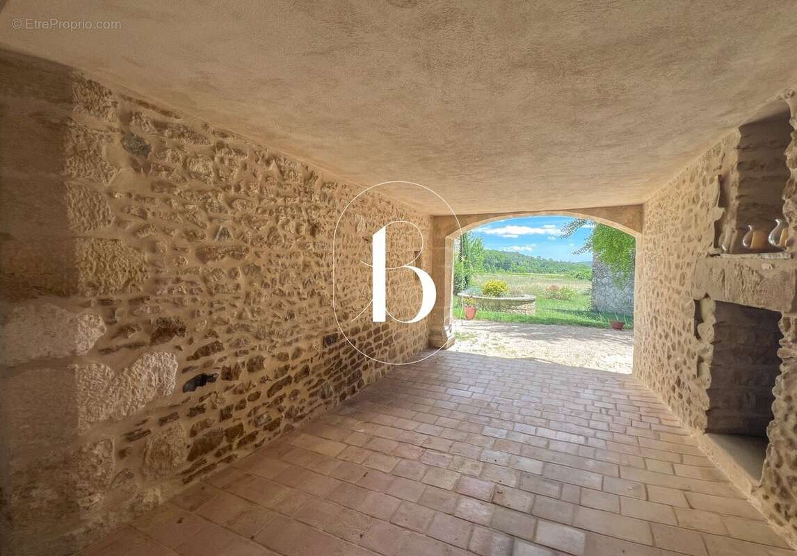 Maison 185 m² à Goudargues  - photo 9