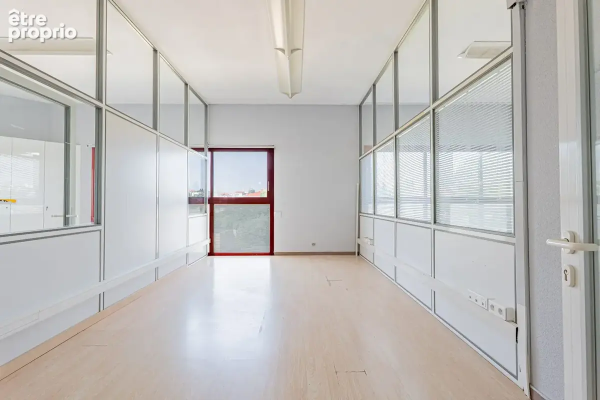 Commerce 150 m² à vendre à Saint-Laurent-Du-Var (06700) - photo 5