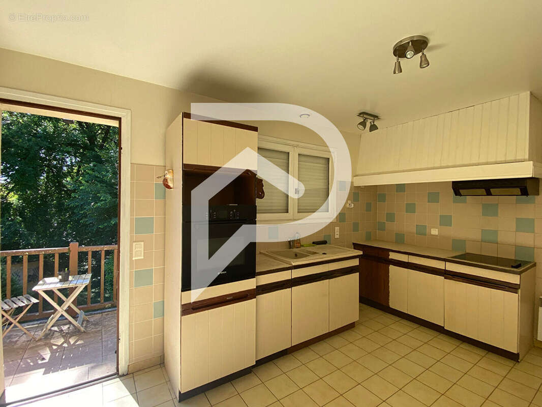 Maison à POUILLON