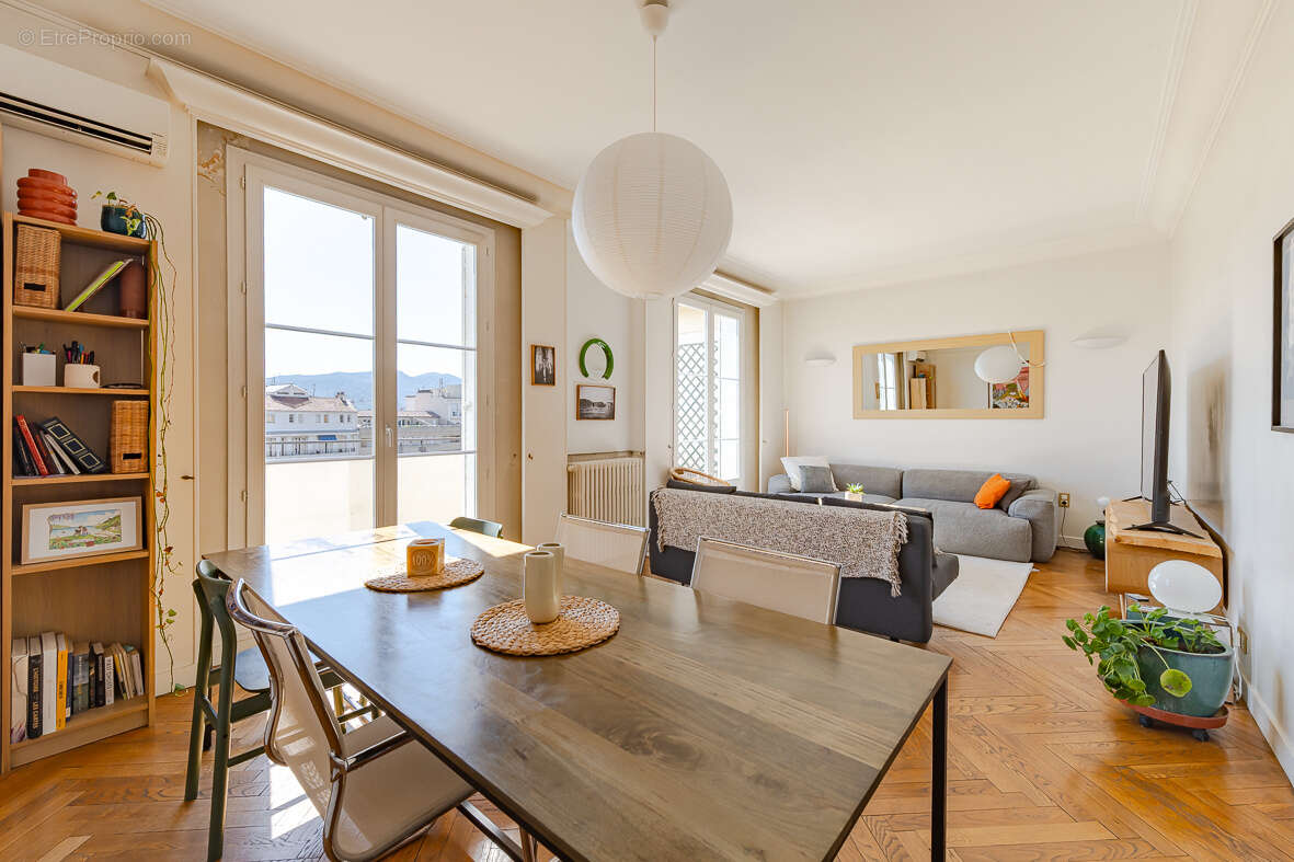 Appartement à MARSEILLE-8E