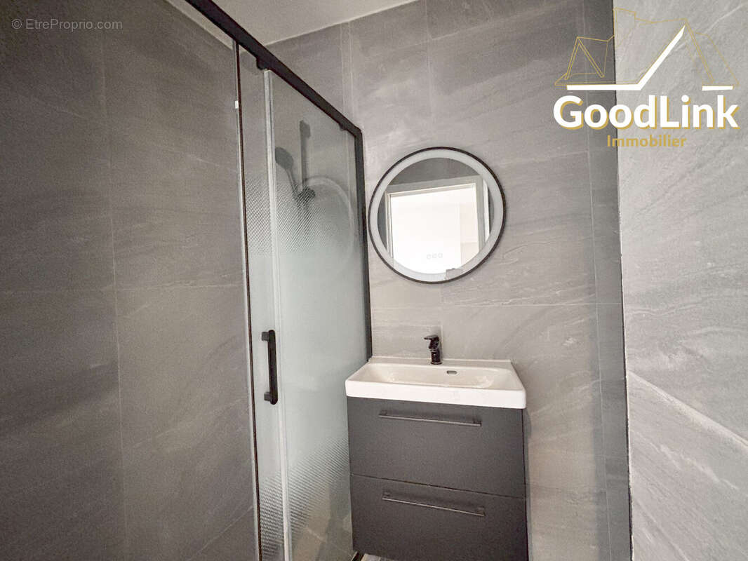 Appartement à AUBERVILLIERS