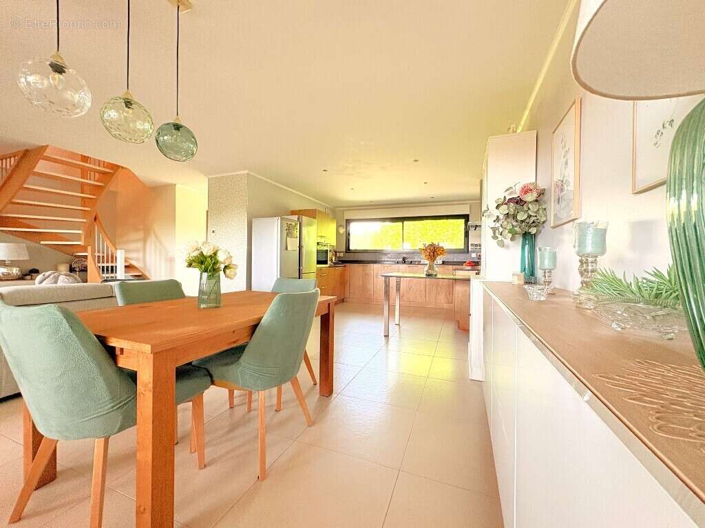 Appartement à SAINT-MARTIN-BELLEVUE