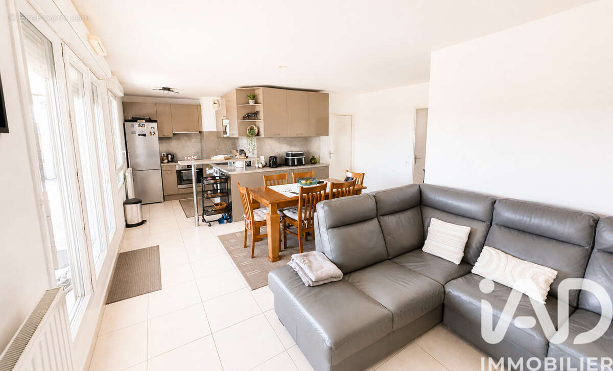 Photo 4 - Appartement à SAINTE-GENEVIEVE-DES-BOIS
