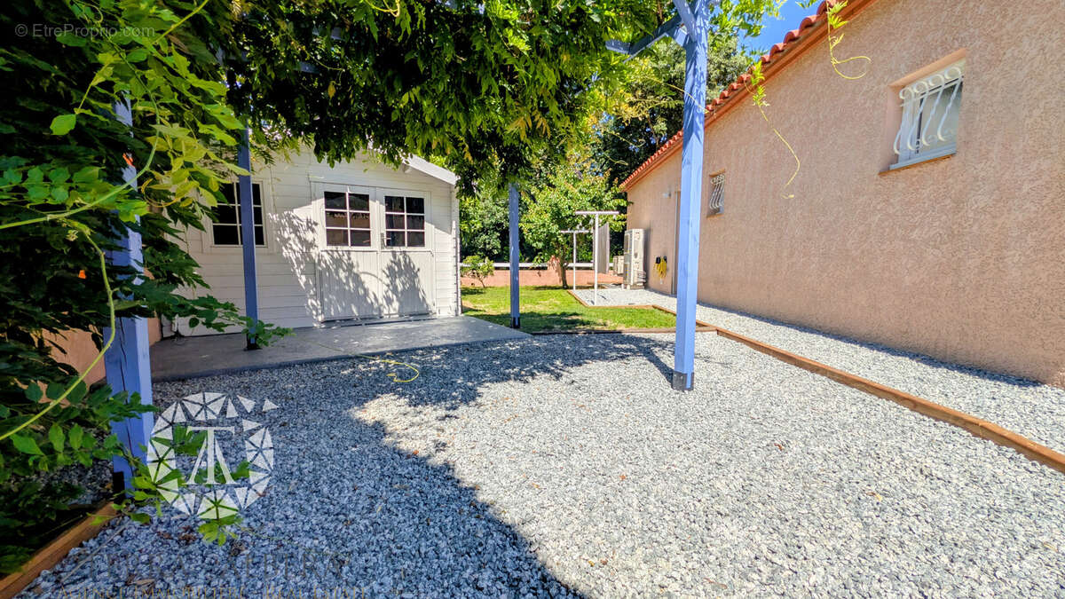 Maison à LAROQUE-DES-ALBERES