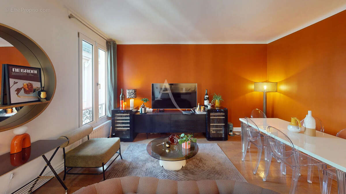 Appartement à PARIS-16E