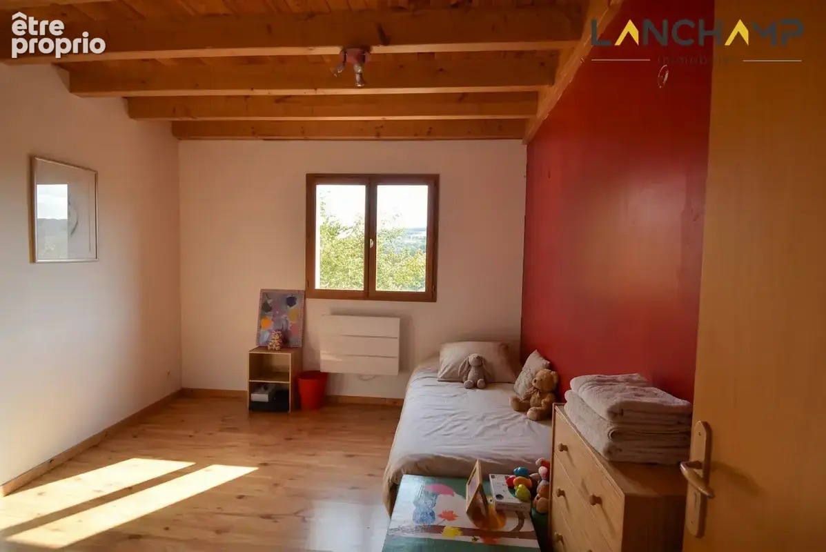 Spacieuse maison dans un cadre verdoyant - photo 12