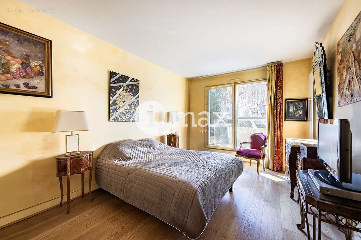 Appartement à LEVALLOIS-PERRET