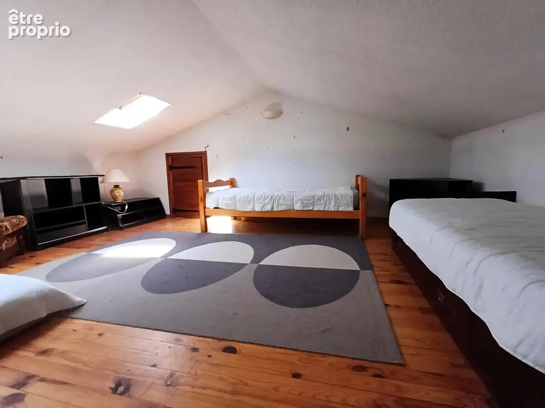 Propriété de 173 m2 avec maison 3 chambres et appartement T2 sur terrain de 1740 m2 avec piscine - photo 13