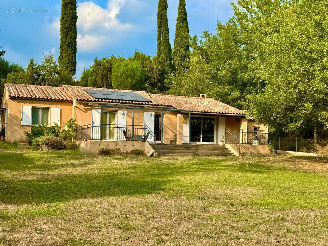 Maison à BAGNOLS-EN-FORET