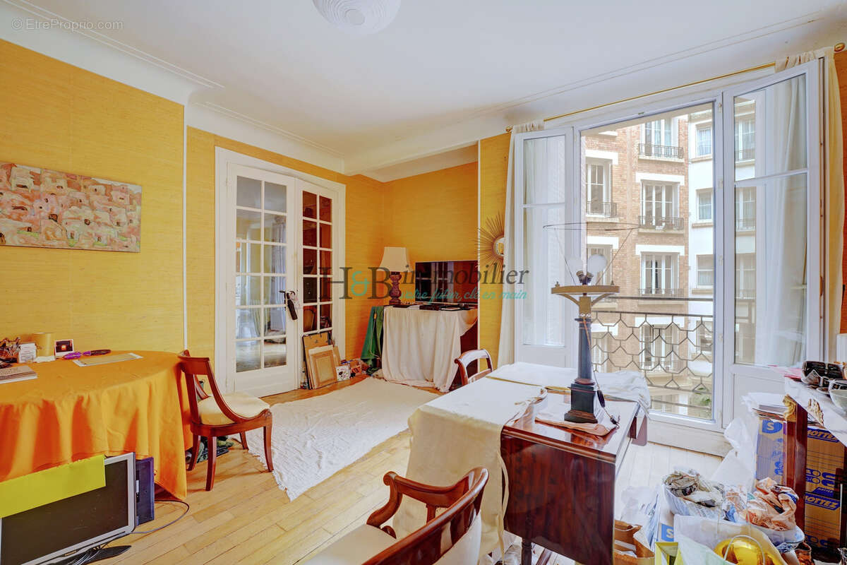 Appartement à PARIS-11E