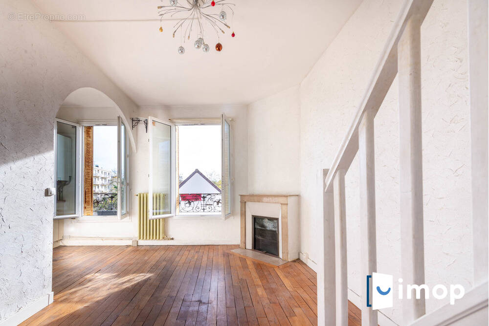 Appartement à SARTROUVILLE