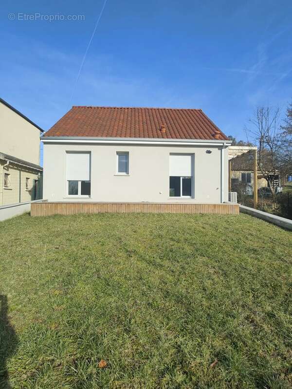 Maison à SAINT-JUNIEN