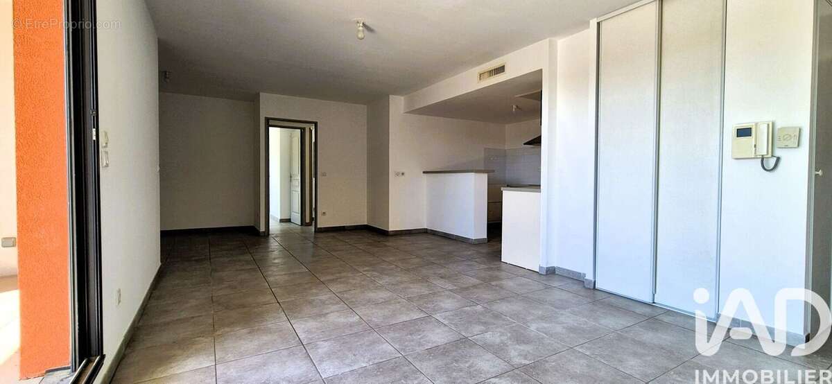 Photo 2 - Appartement à BAGNOLS-SUR-CEZE