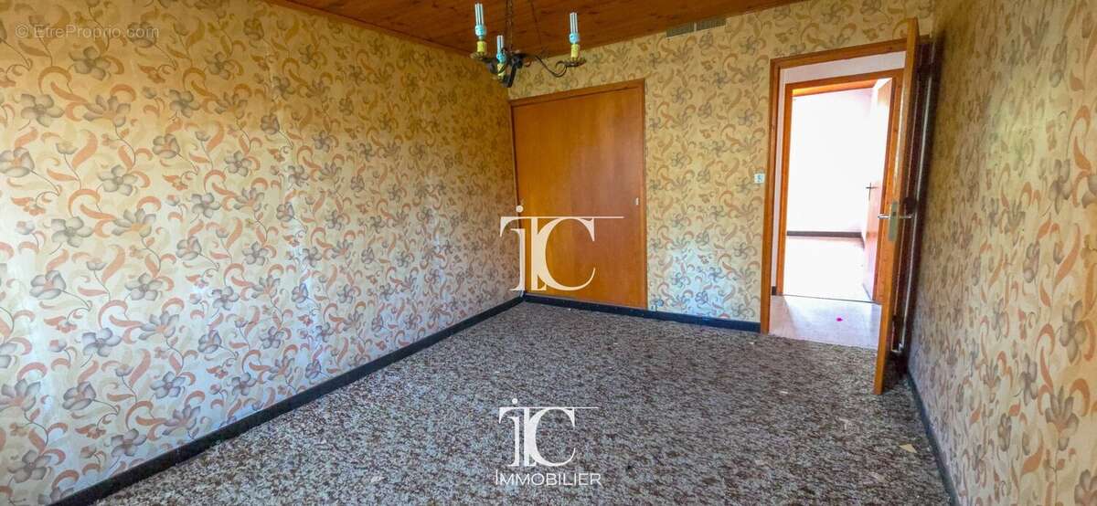 Maison à SAINT-PAUL-LE-JEUNE