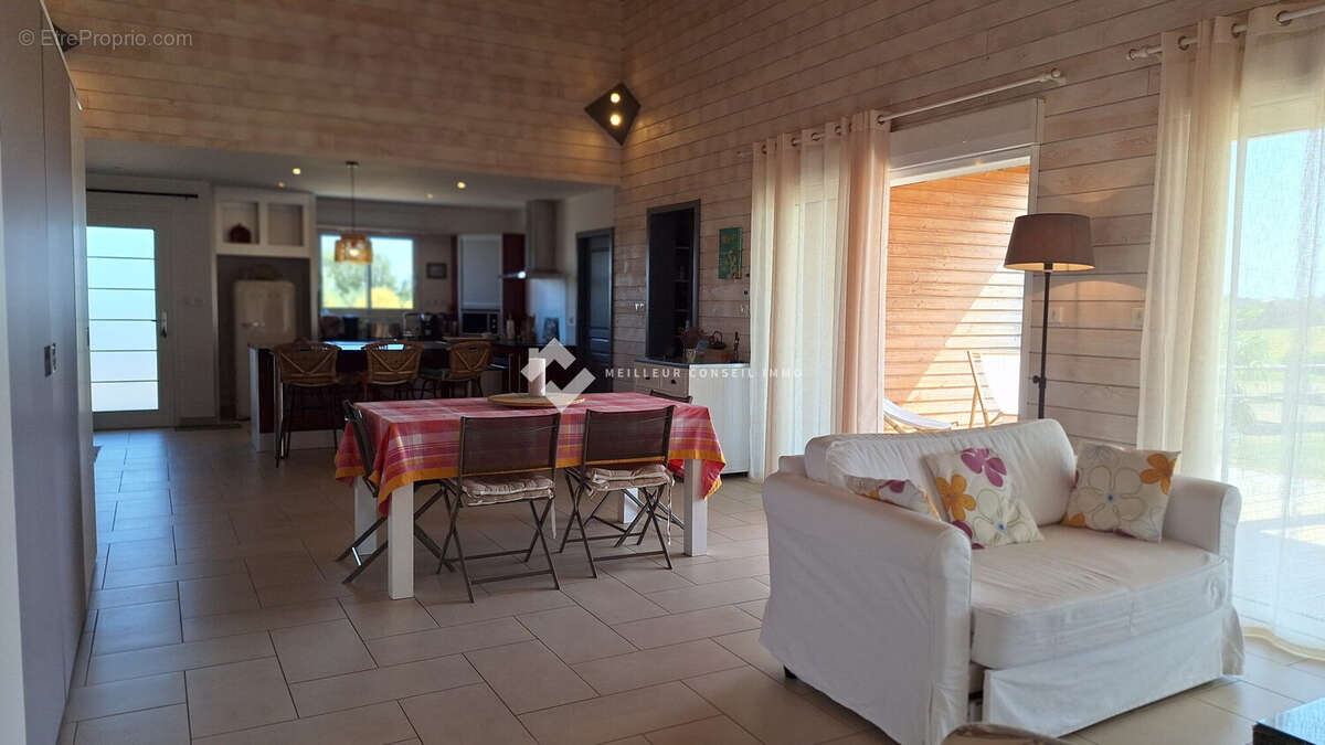 Maison à COLOMBIERS