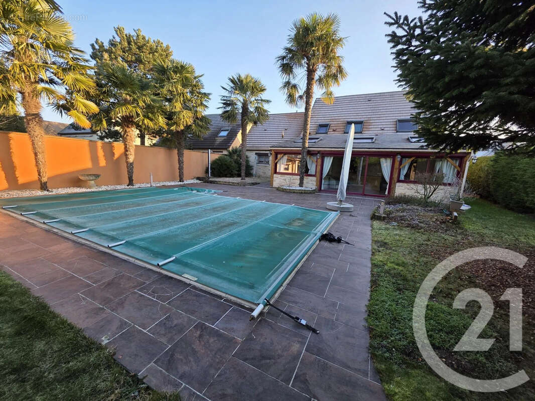 Maison à CLAYE-SOUILLY