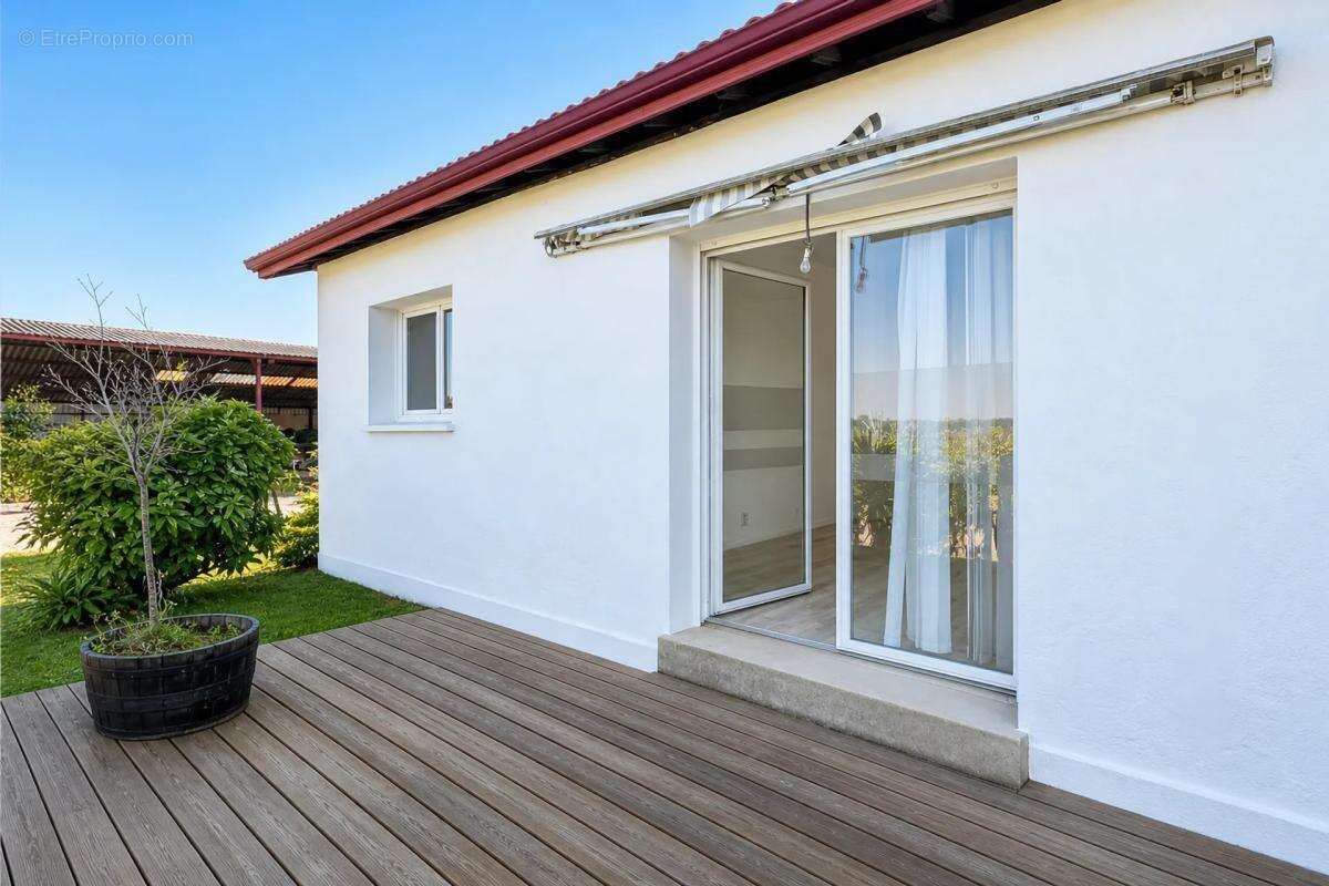 2 Maisons 1) 13 pièces de 476 m²
 2)58 m2 indépendante Cagnotte - photo 29
