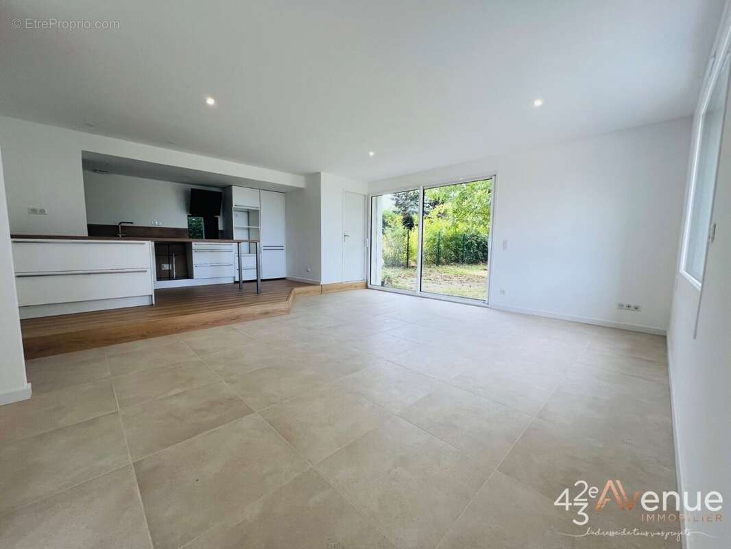 Appartement à LA FOUILLOUSE