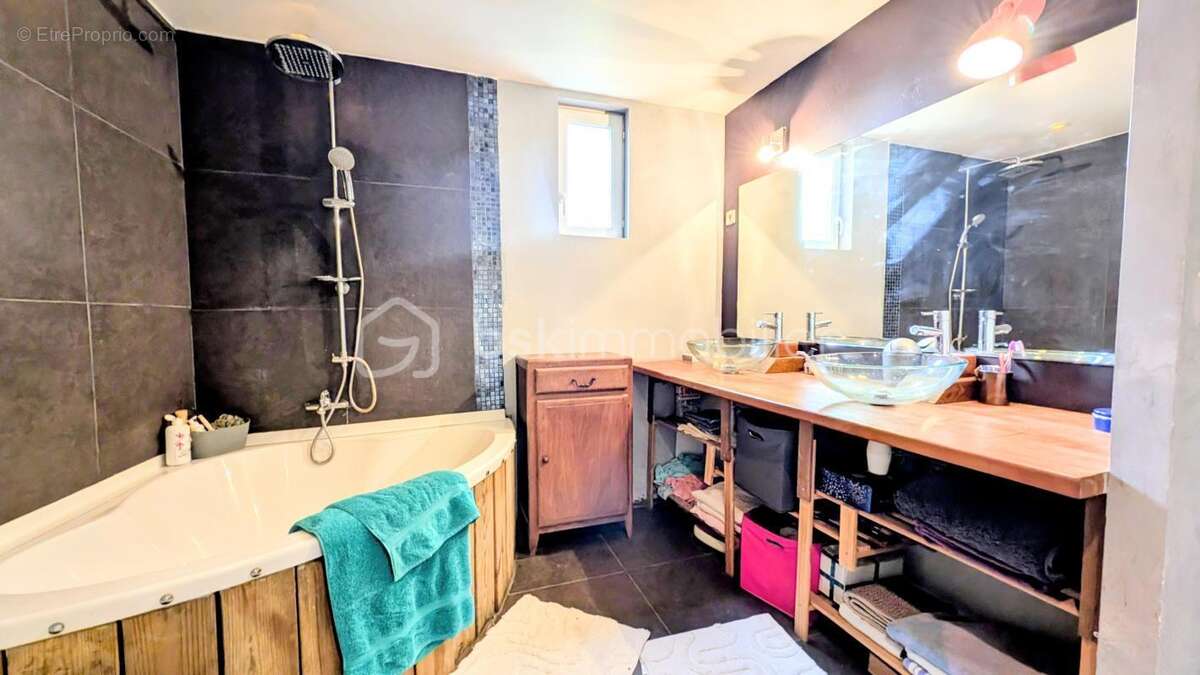 Maison à JUAYE-MONDAYE