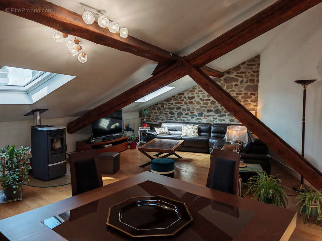 Appartement à SAINT-ETIENNE
