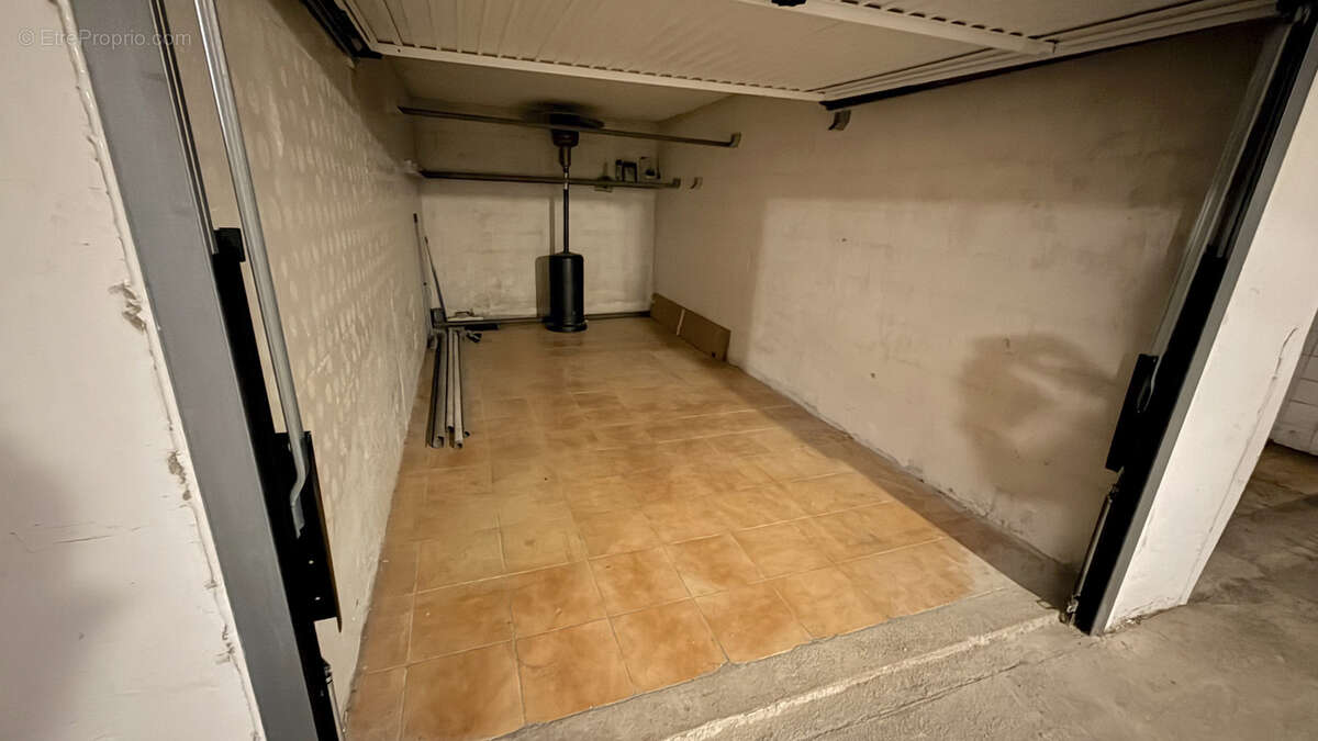 Parking à CANDILLARGUES